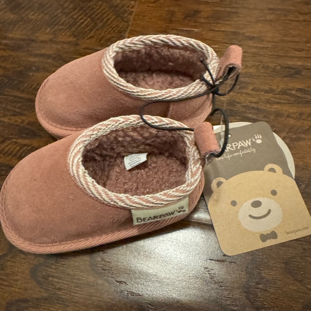 NWT BearPaw Soft Pink Moccasins for Baby Girl - Picture 2 of 4